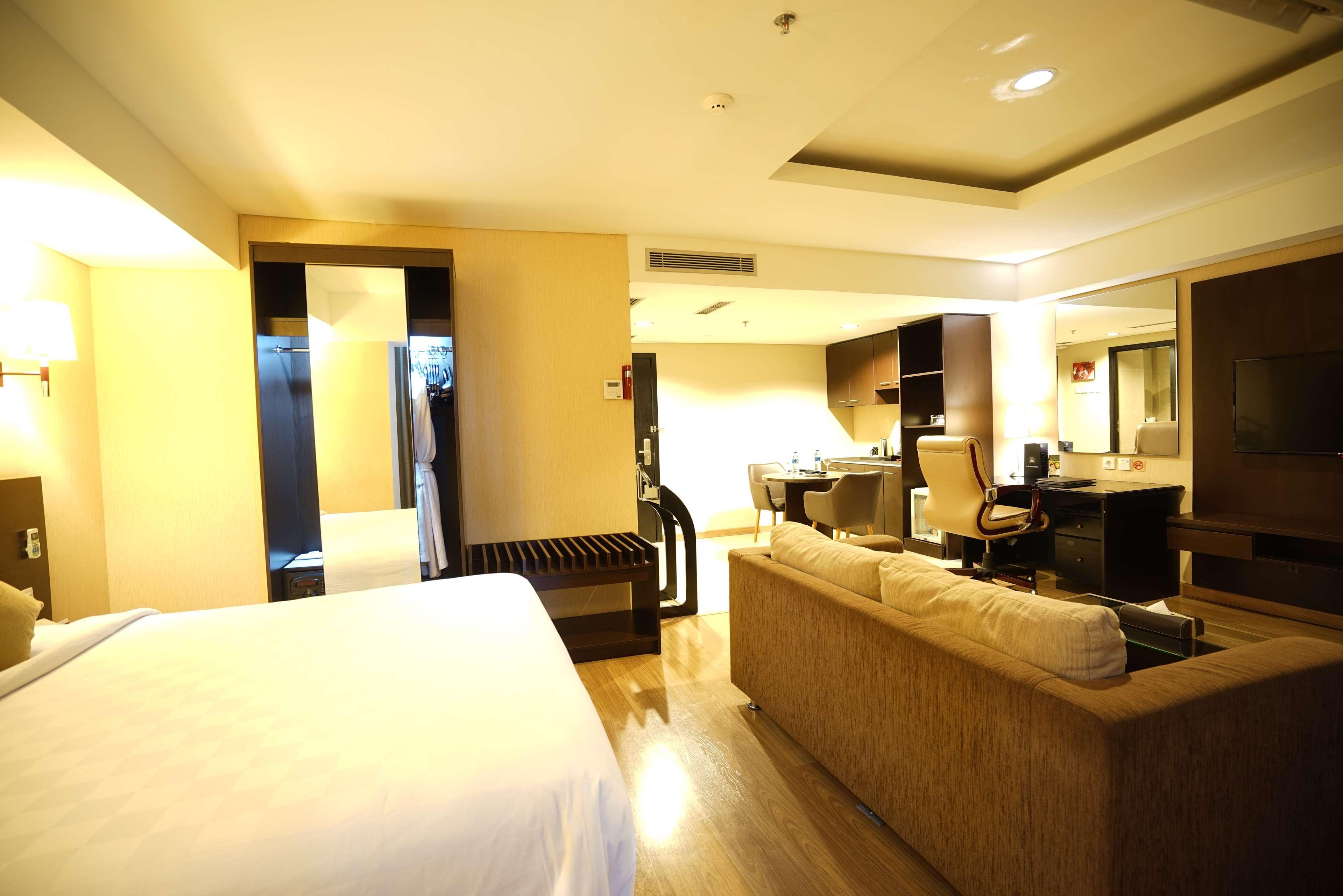 Best Western Premier The Hive Jakarta Exteriör bild